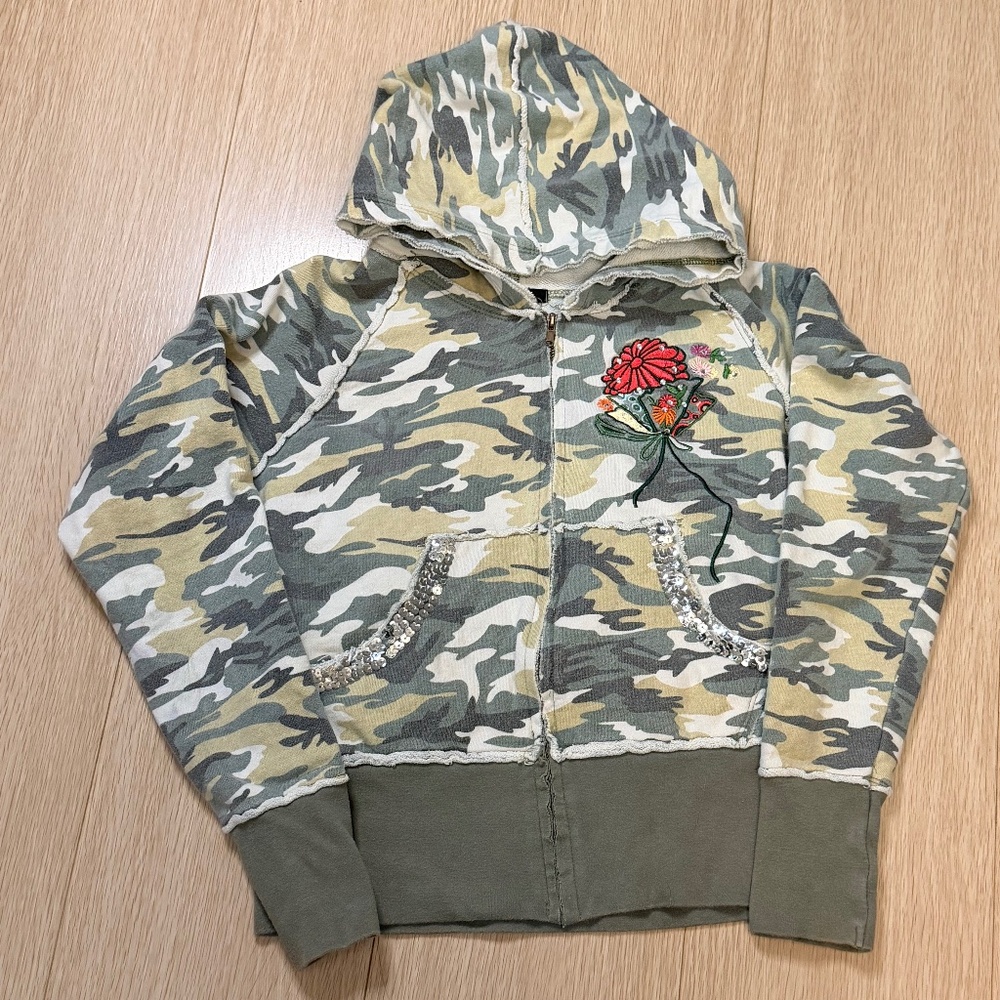CELL Camo Floral Hoodie.   Size Small